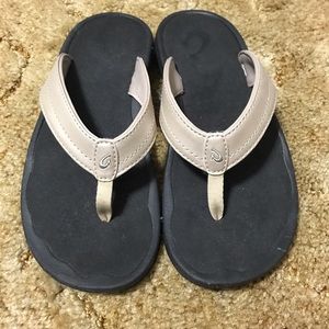 Olukai sandals. Like new.